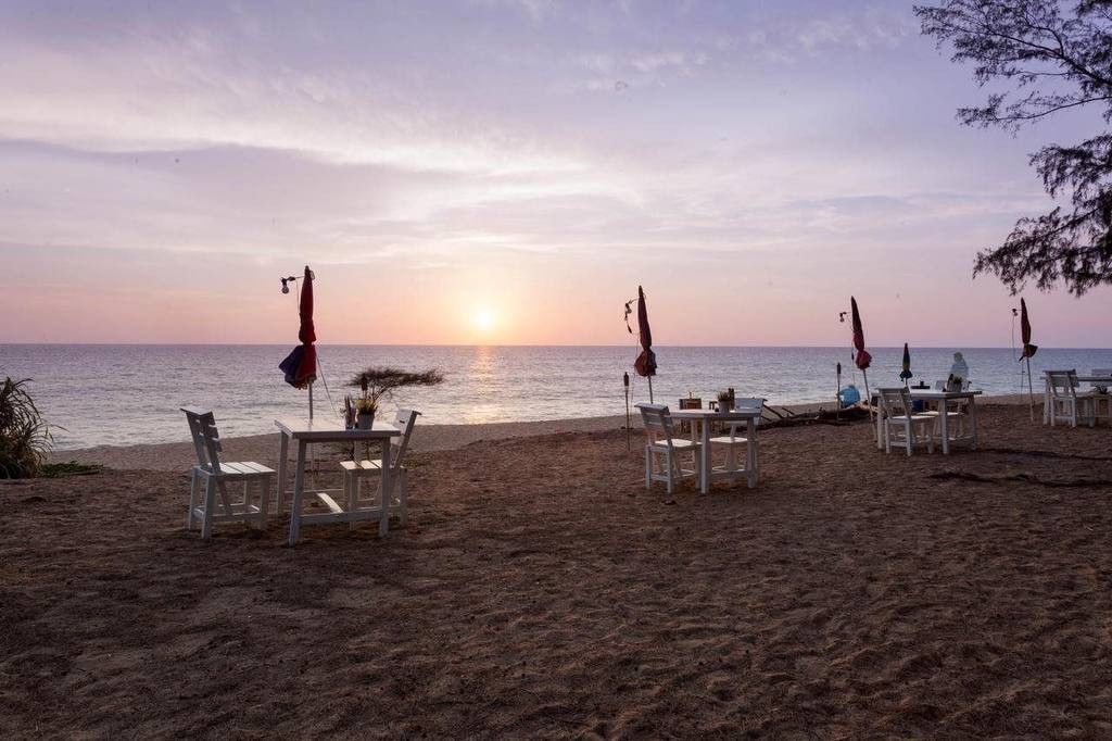 Micky Monkey Beach At Maikhao Beach Hotel Maikhau-part Kültér fotó